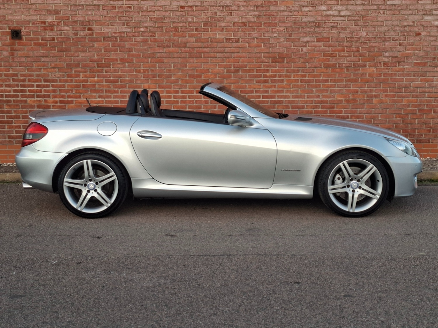 Used Mercedes-Benz SLK 2010 for sale - 76387431: Photo 9