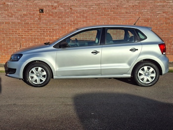 Used Volkswagen Polo 2010 for sale - 76945958: Photo