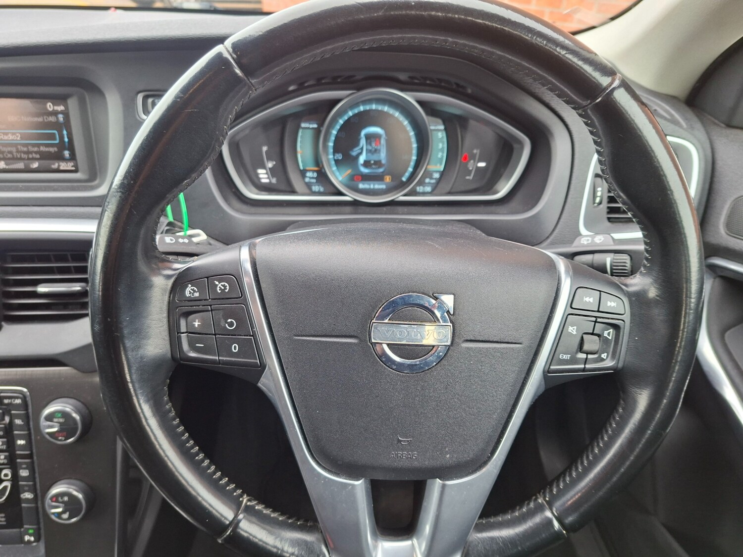 Used Volvo V40 2013 for sale - 77872509: Photo 11