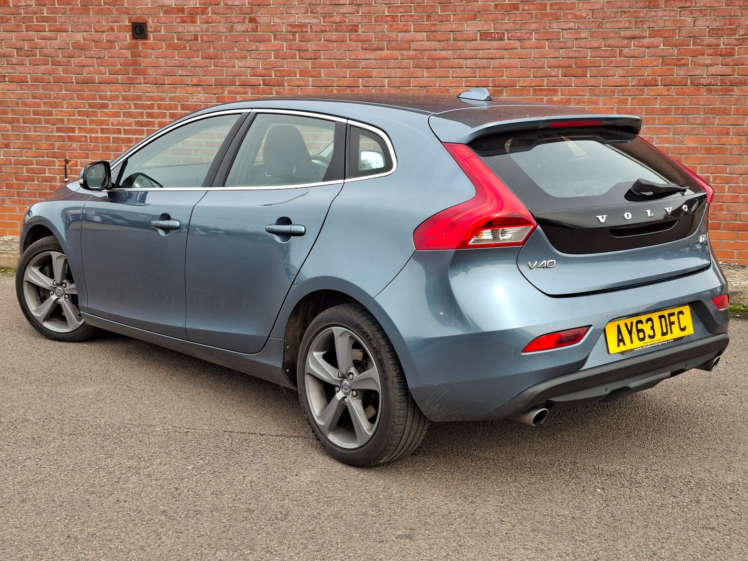 Used Volvo V40 2013 for sale - 77872509: Photo 3