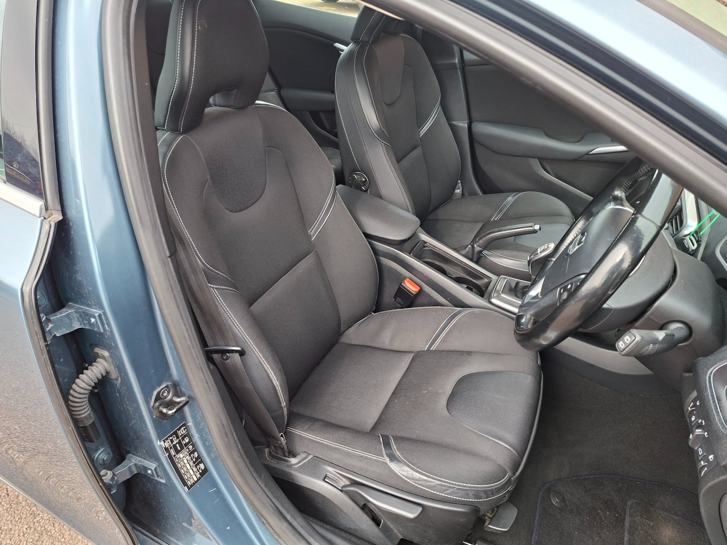 Used Volvo V40 2013 for sale - 77872509: Photo 5