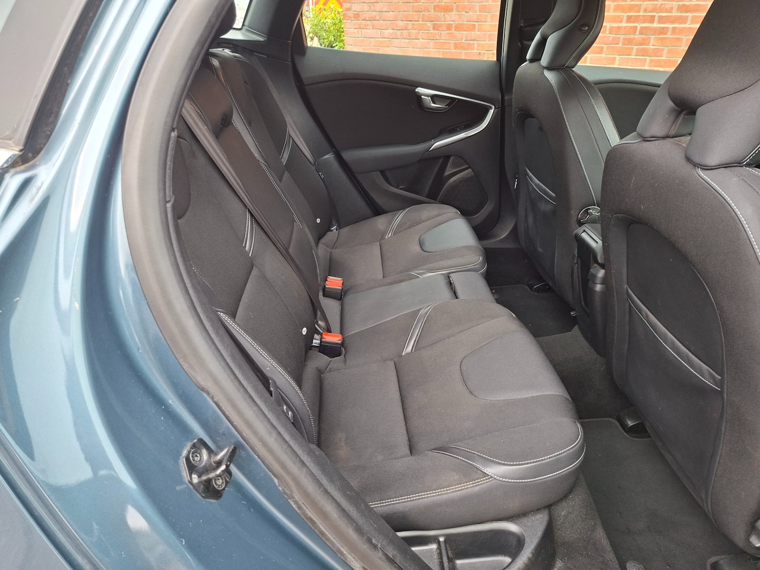 Used Volvo V40 2013 for sale - 77872509: Photo 6