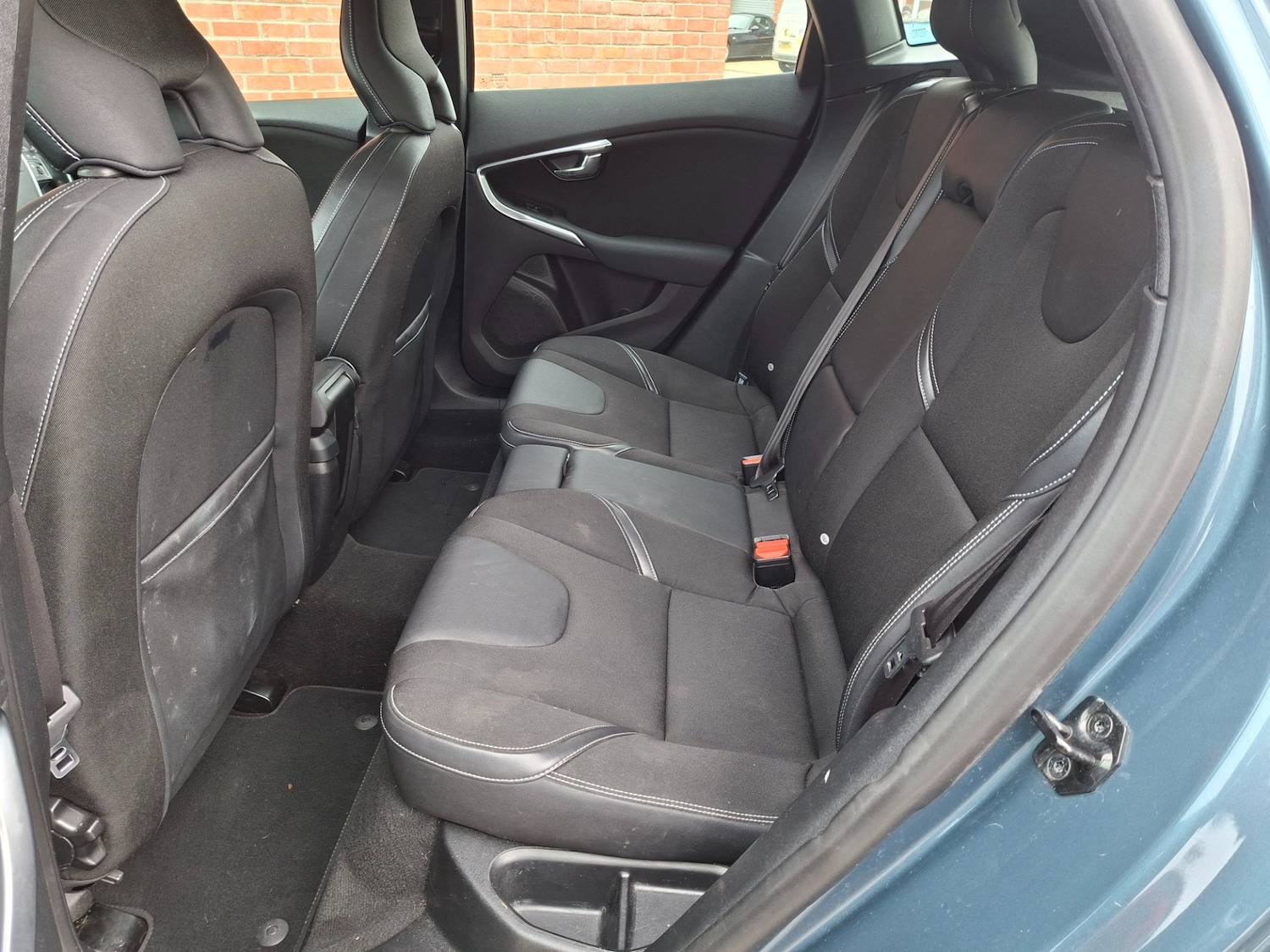 Used Volvo V40 2013 for sale - 77872509: Photo 9