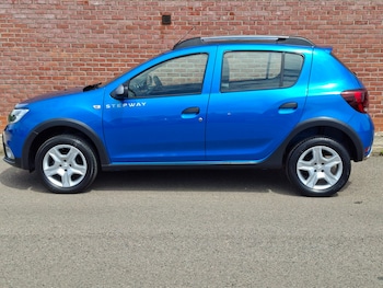 Used Dacia Sandero Stepway 2017 for sale - 78995713: Photo