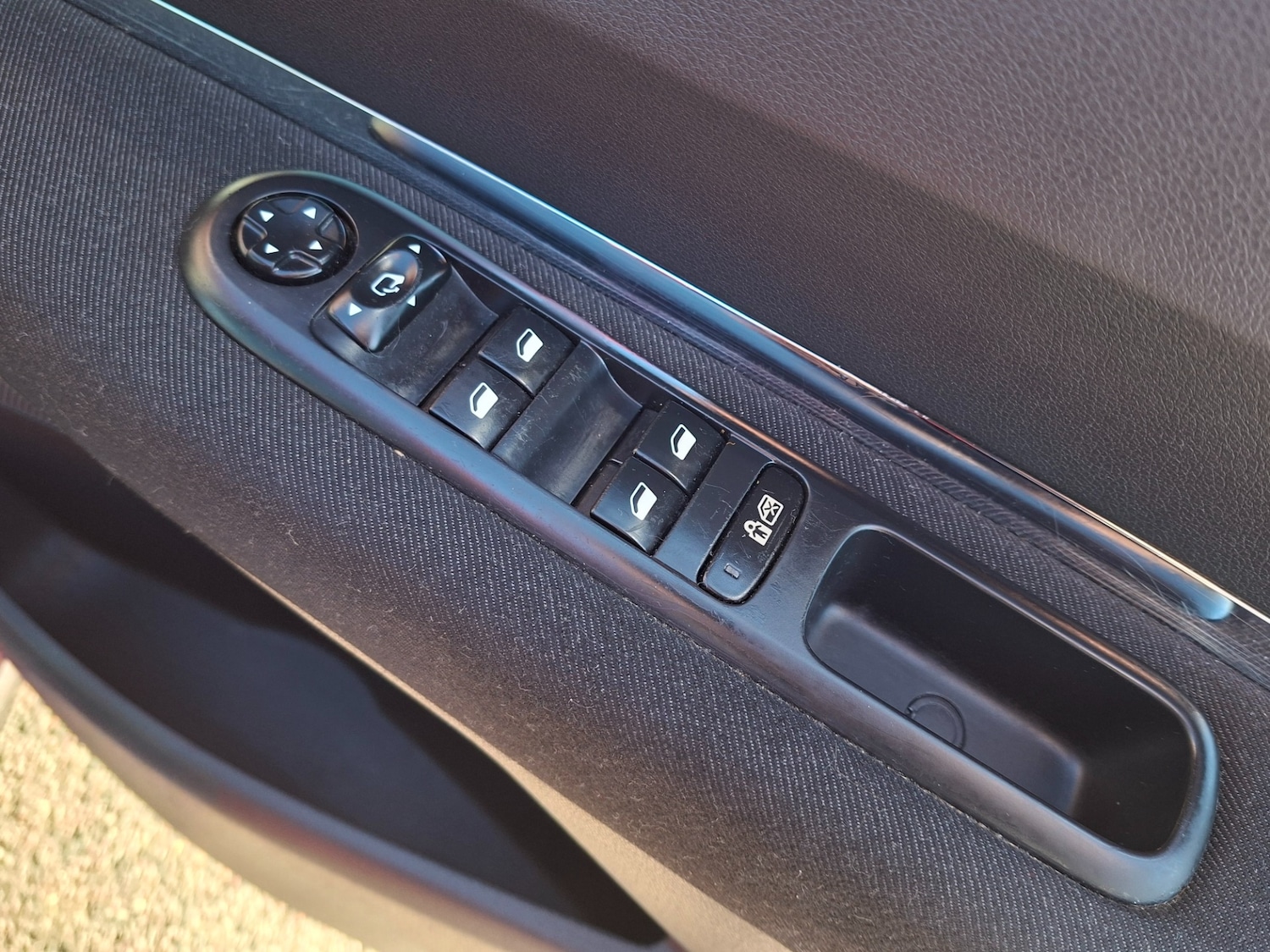 Used Peugeot 3008 2010 for sale - 76302941: Photo 20