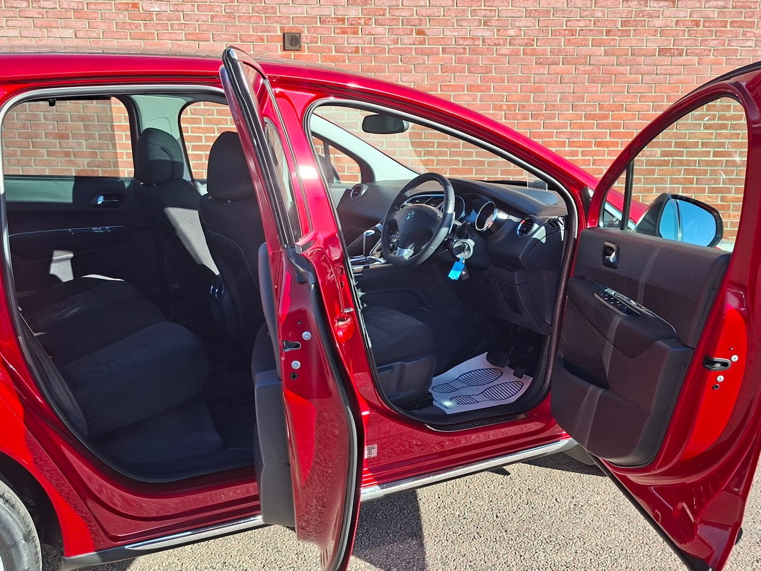 Used Peugeot 3008 2010 for sale - 76302941: Photo 9