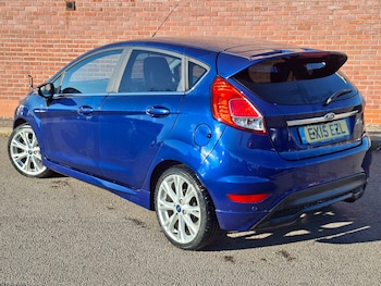 Used Ford Fiesta 2015 for sale - 78402110: Photo