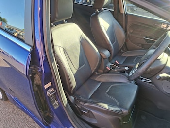 Used Ford Fiesta 2015 for sale - 78402110: Photo