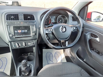 Used Volkswagen Polo 2015 for sale - 77781919: Photo