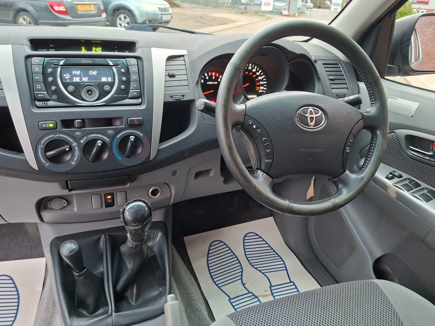 Used Toyota Hilux 2010 for sale - 76640443: Photo 12