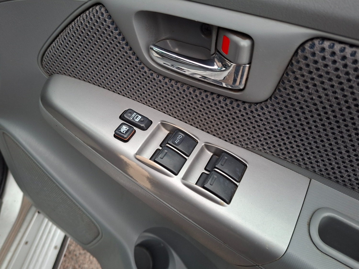 Used Toyota Hilux 2010 for sale - 76640443: Photo 18