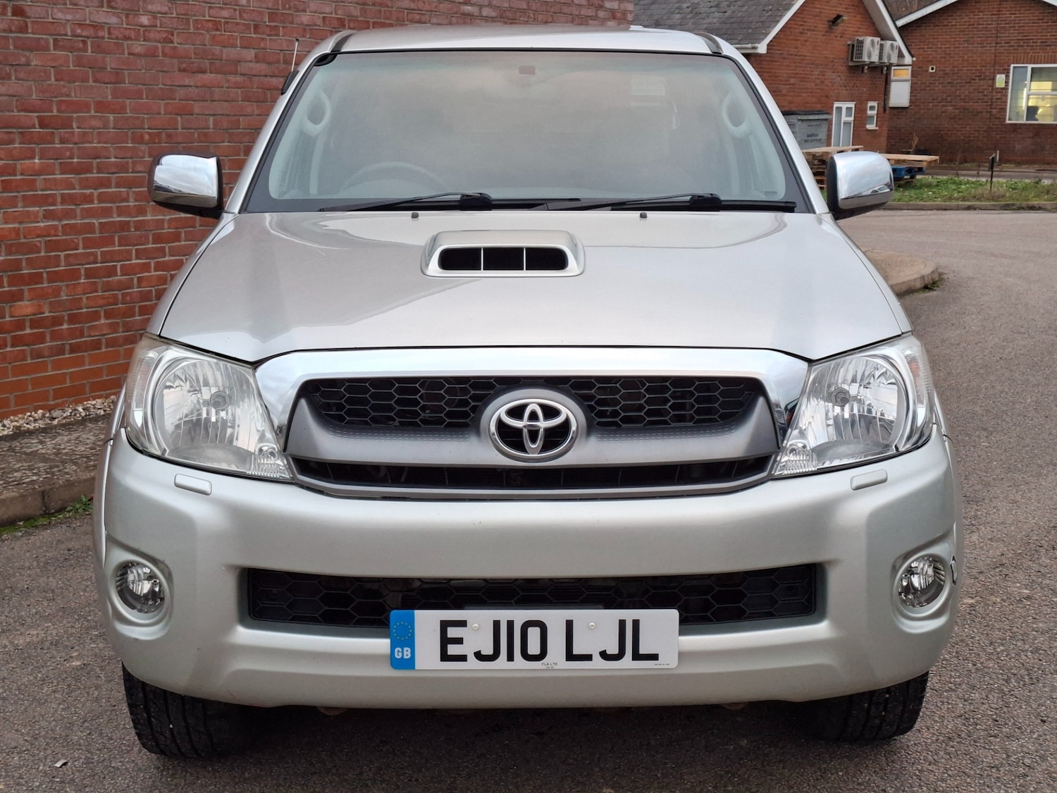 Used Toyota Hilux 2010 for sale - 76640443: Photo 2