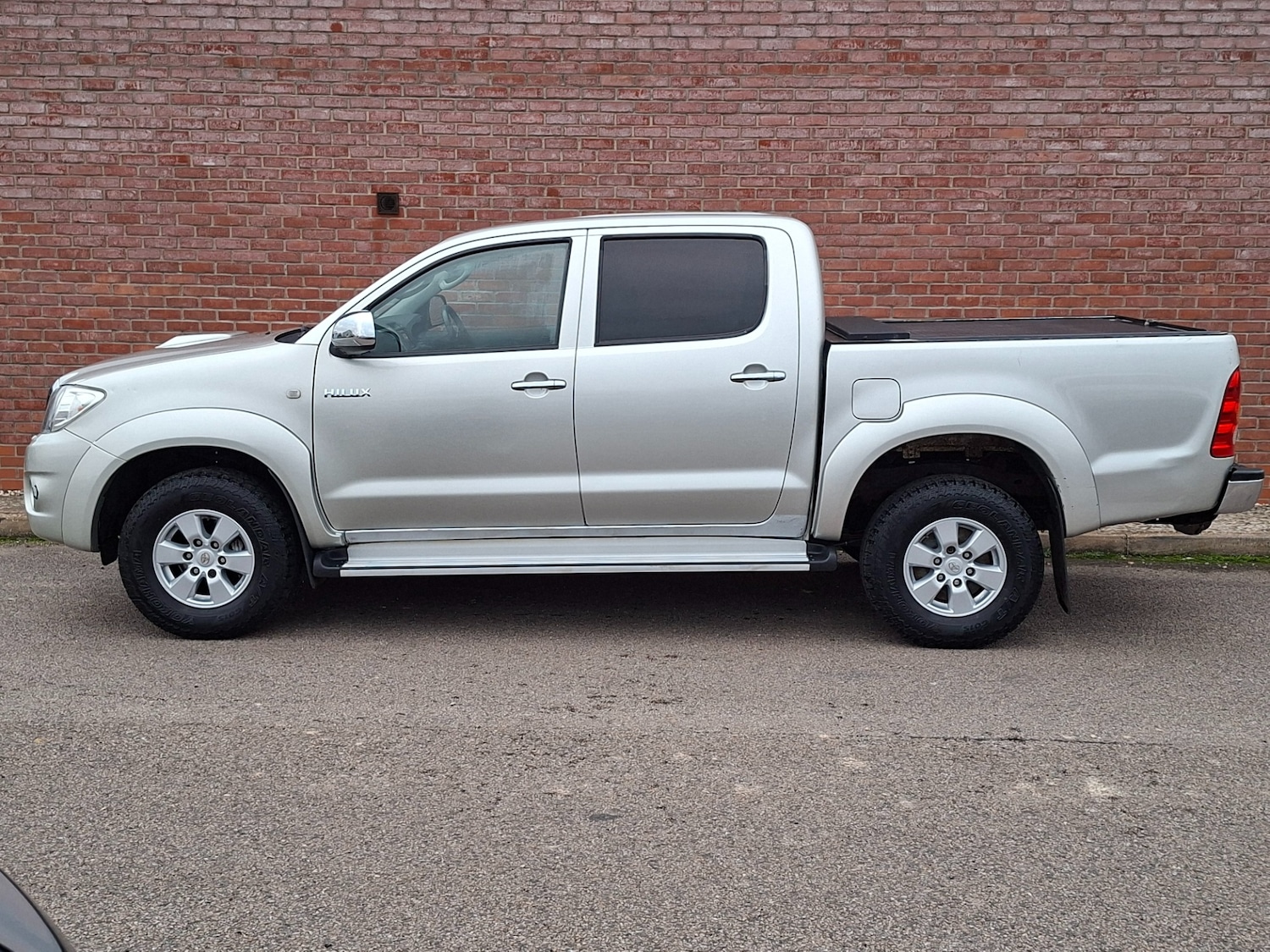 Used Toyota Hilux 2010 for sale - 76640443: Photo 4