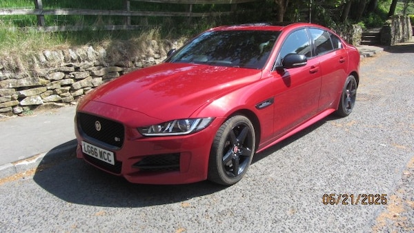 Used Jaguar XE 2016 for sale - 74730166: Photo 2