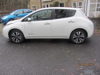Used Nissan Leaf 2017 for sale - 77490427: Photo