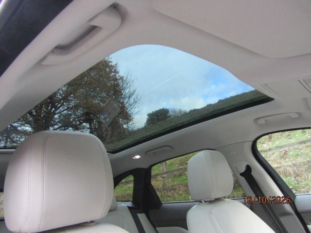 Used Jaguar F-Pace 2016 for sale - 76696586: Photo 13