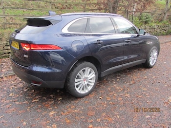 Used Jaguar F-Pace 2016 for sale - 76696586: Photo