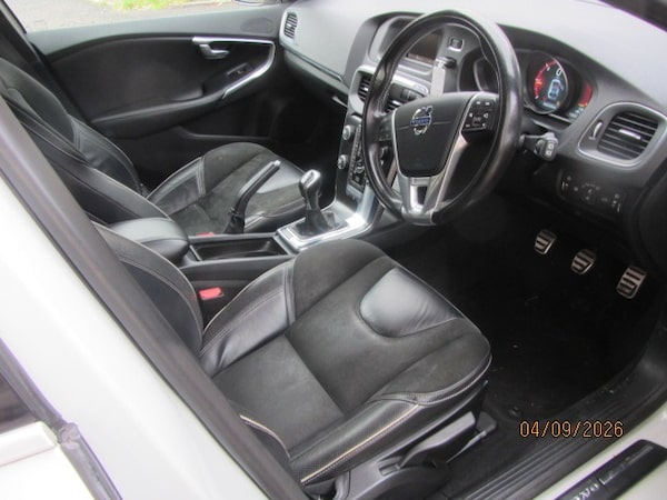 Used Volvo V40 2015 for sale - 76181224: Photo 2