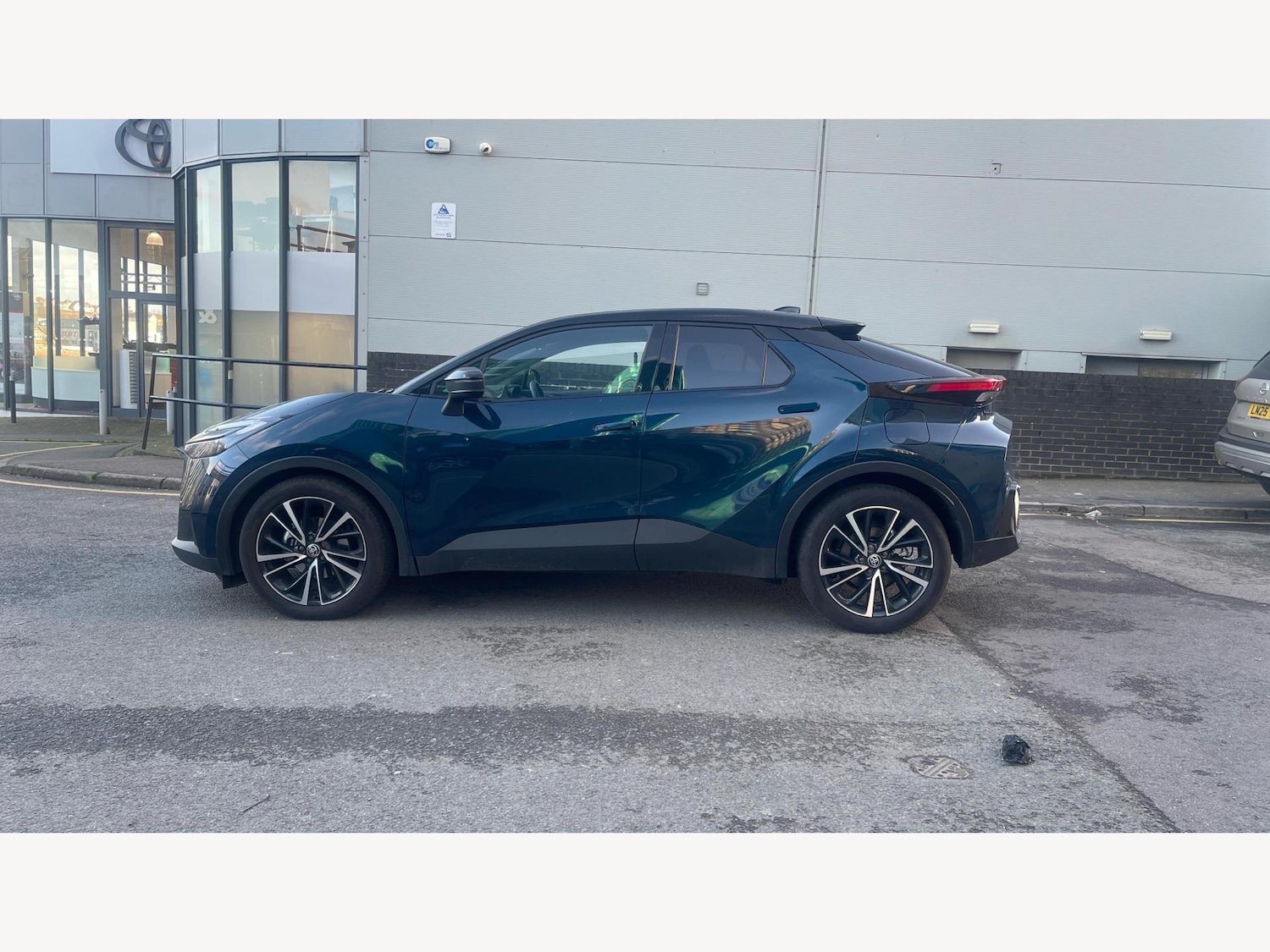 Used Toyota C-HR 2025 for sale - 77203035: Photo 19