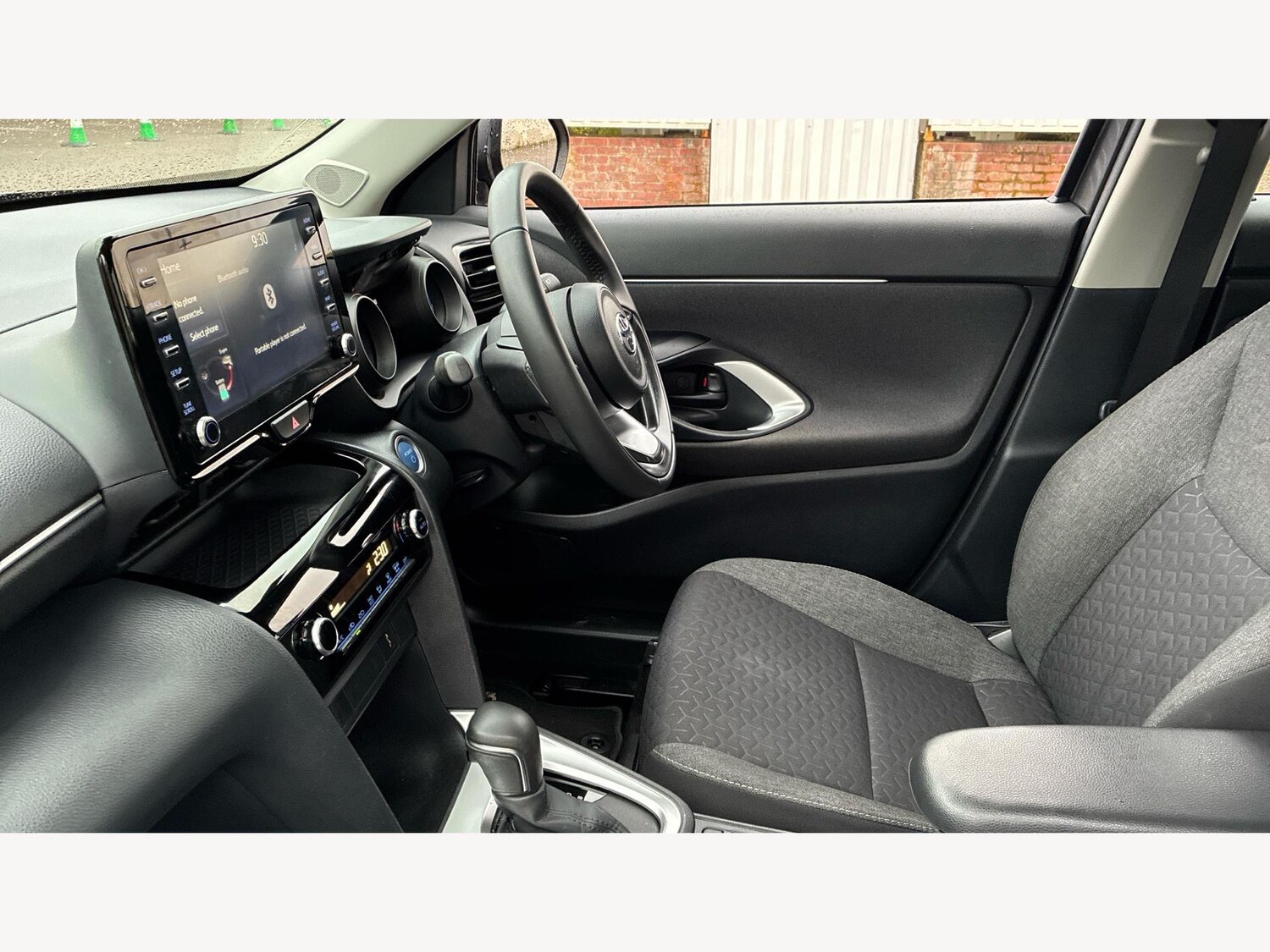 Used Toyota Yaris Cross 2024 for sale - 77304842: Photo 12