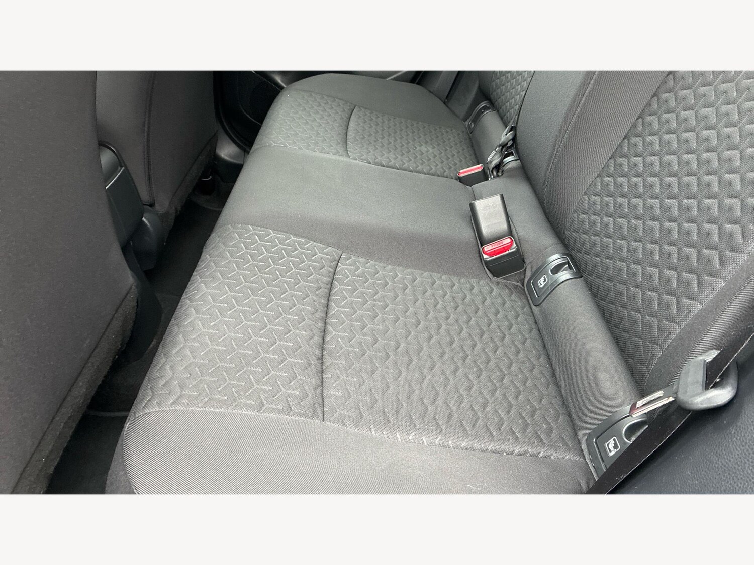 Used Toyota Yaris Cross 2024 for sale - 77304842: Photo 15