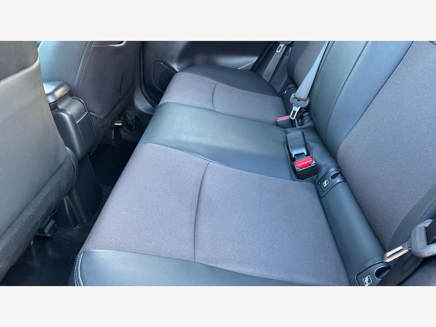 Used Toyota Yaris Cross 2023 for sale - 76349484: Photo 15