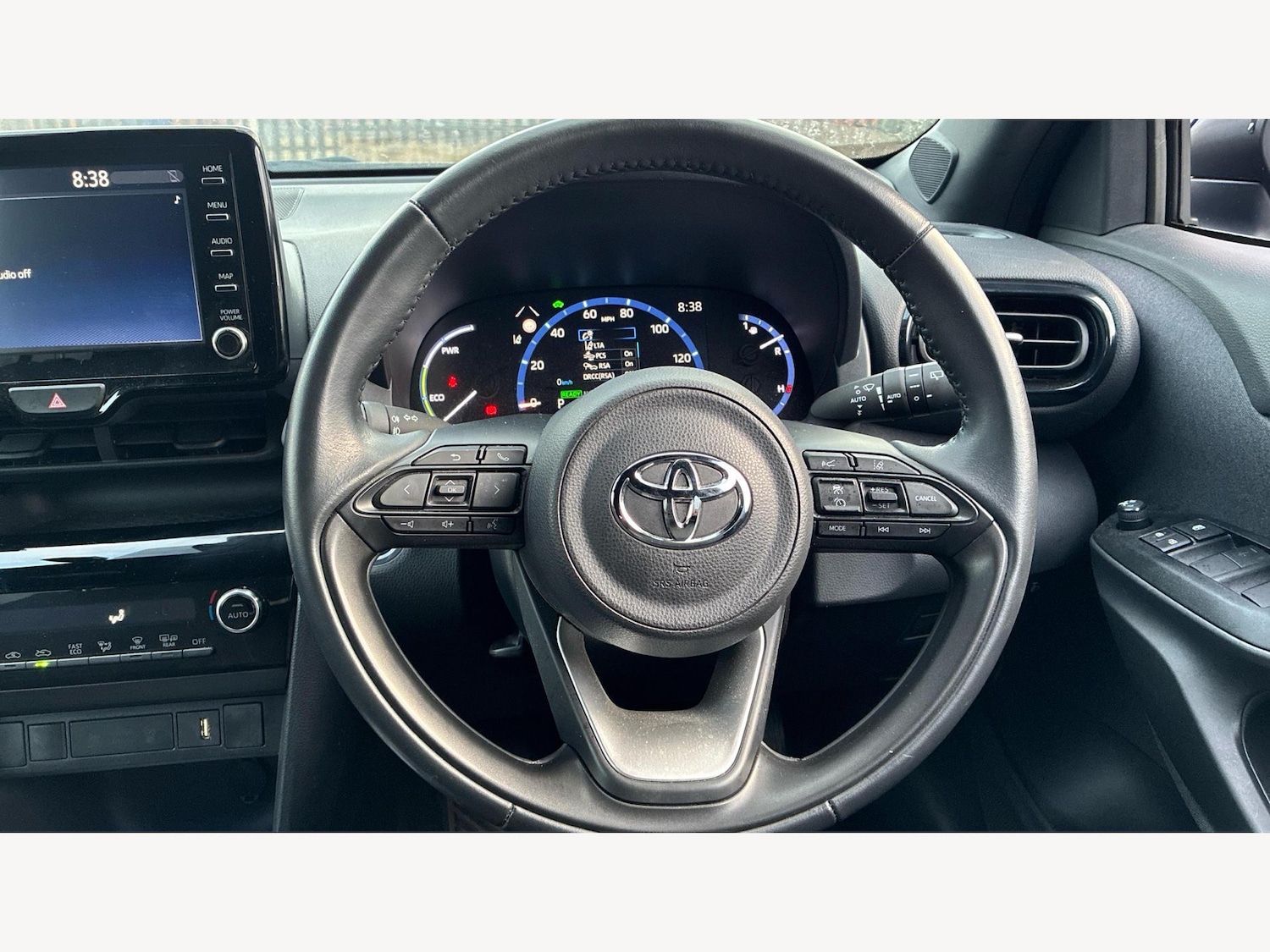 Used Toyota Yaris Cross 2022 for sale - 76408842: Photo 10