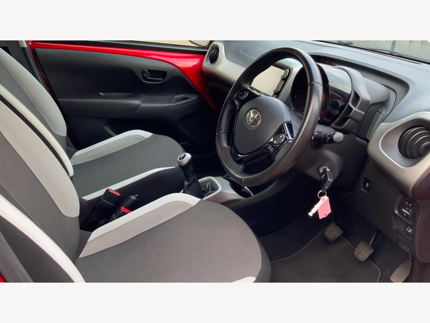 Used Toyota AYGO 2015 for sale - 77057378: Photo 13