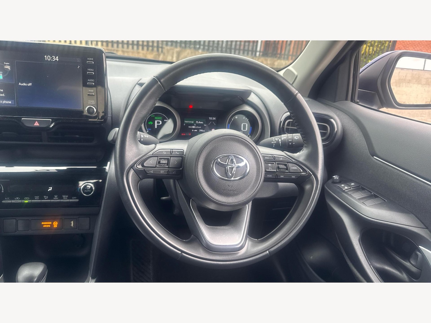 Used Toyota Yaris Cross 2022 for sale - 76409049: Photo 8