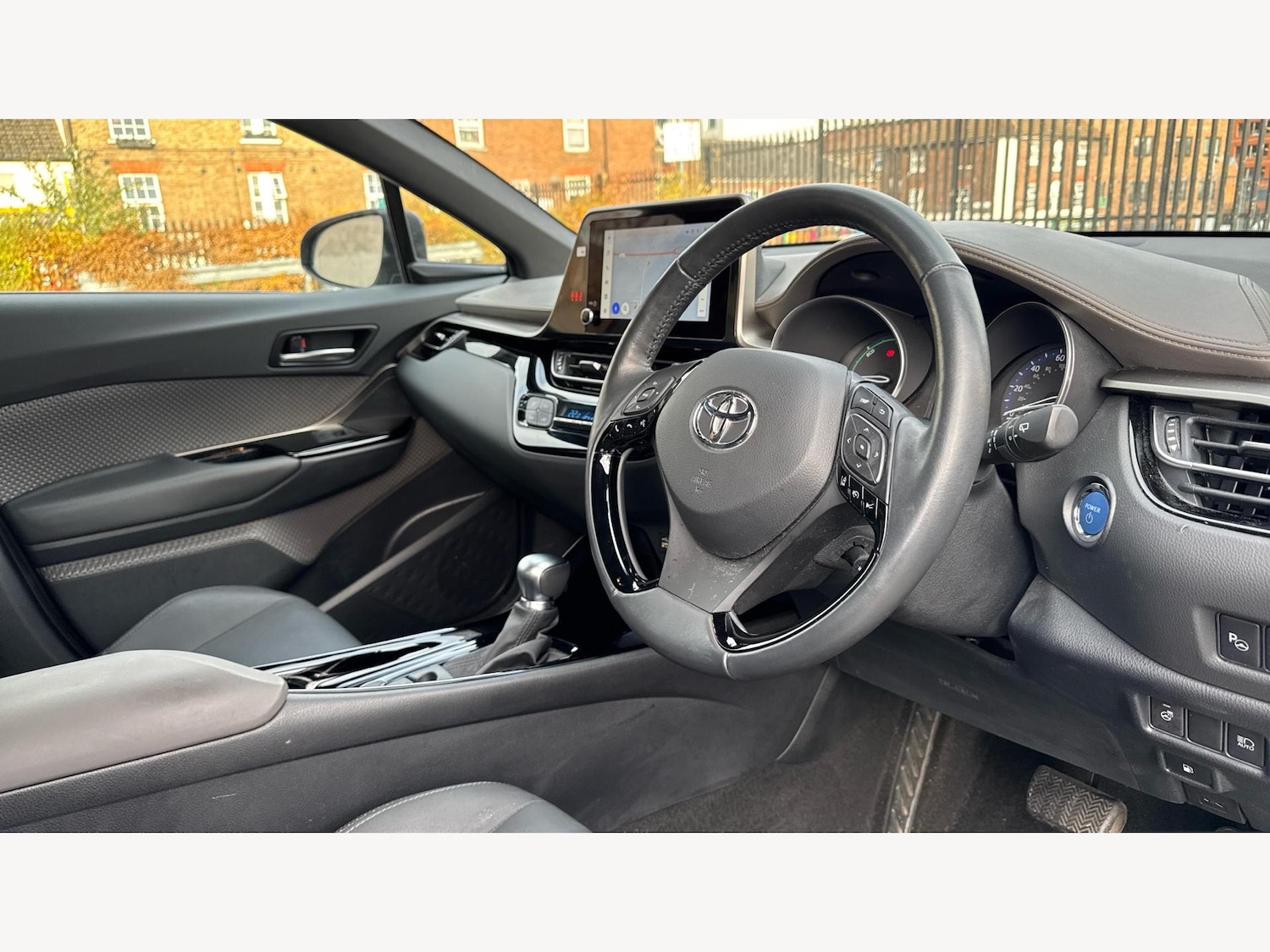 Used Toyota C-HR 2023 for sale - 76561345: Photo 13