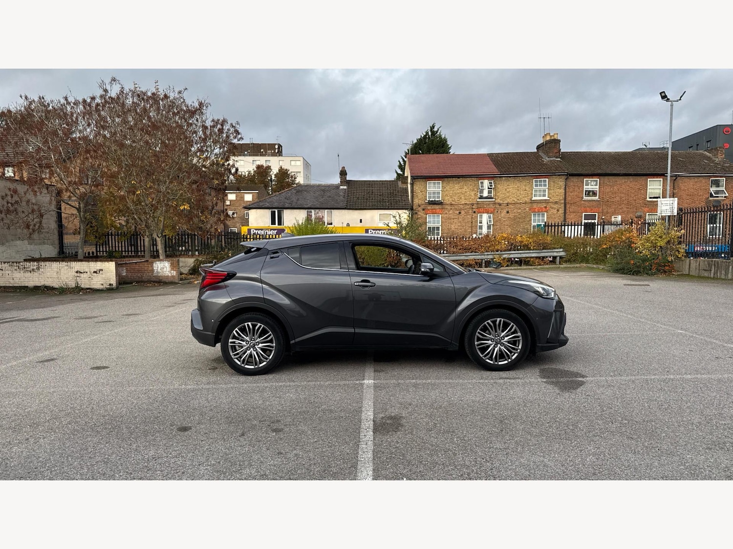 Used Toyota C-HR 2023 for sale - 76561345: Photo 18