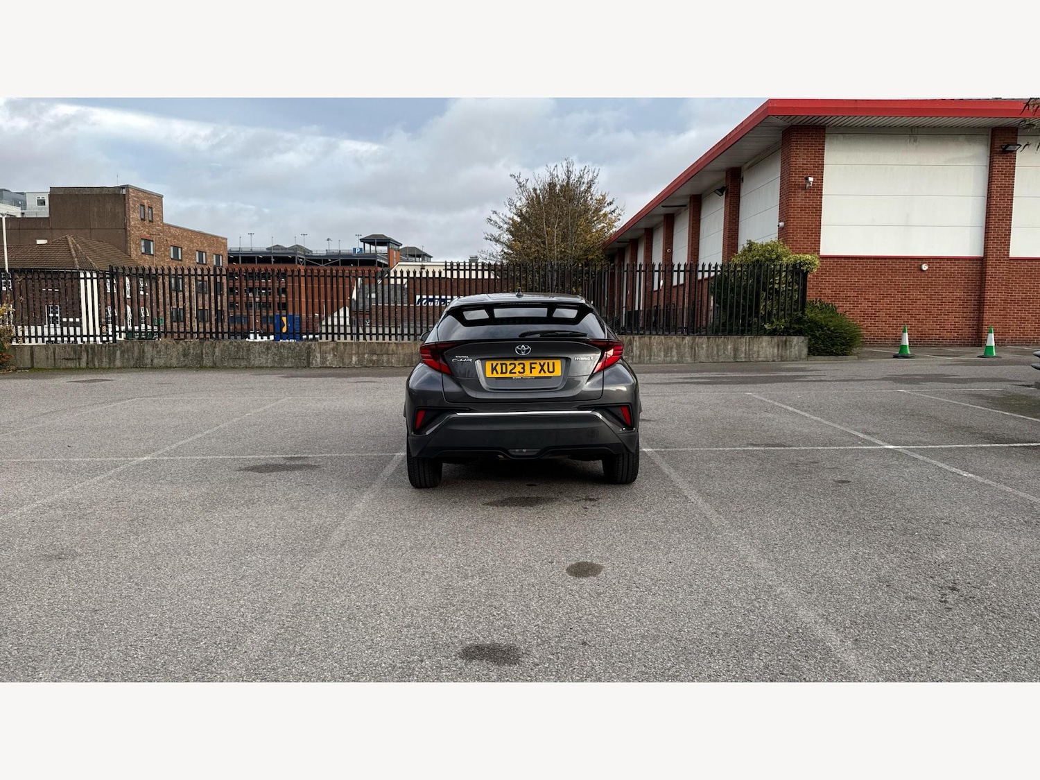 Used Toyota C-HR 2023 for sale - 76561345: Photo 21