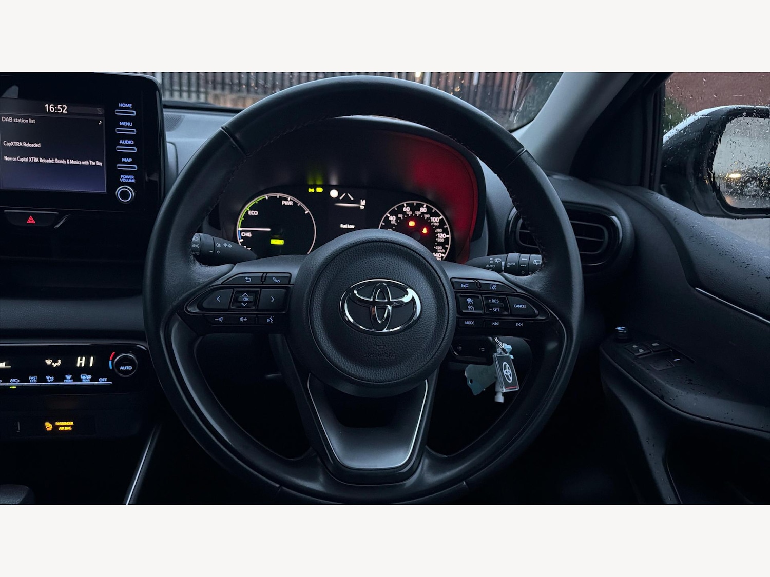 Used Toyota Yaris 2022 for sale - 77440771: Photo 11