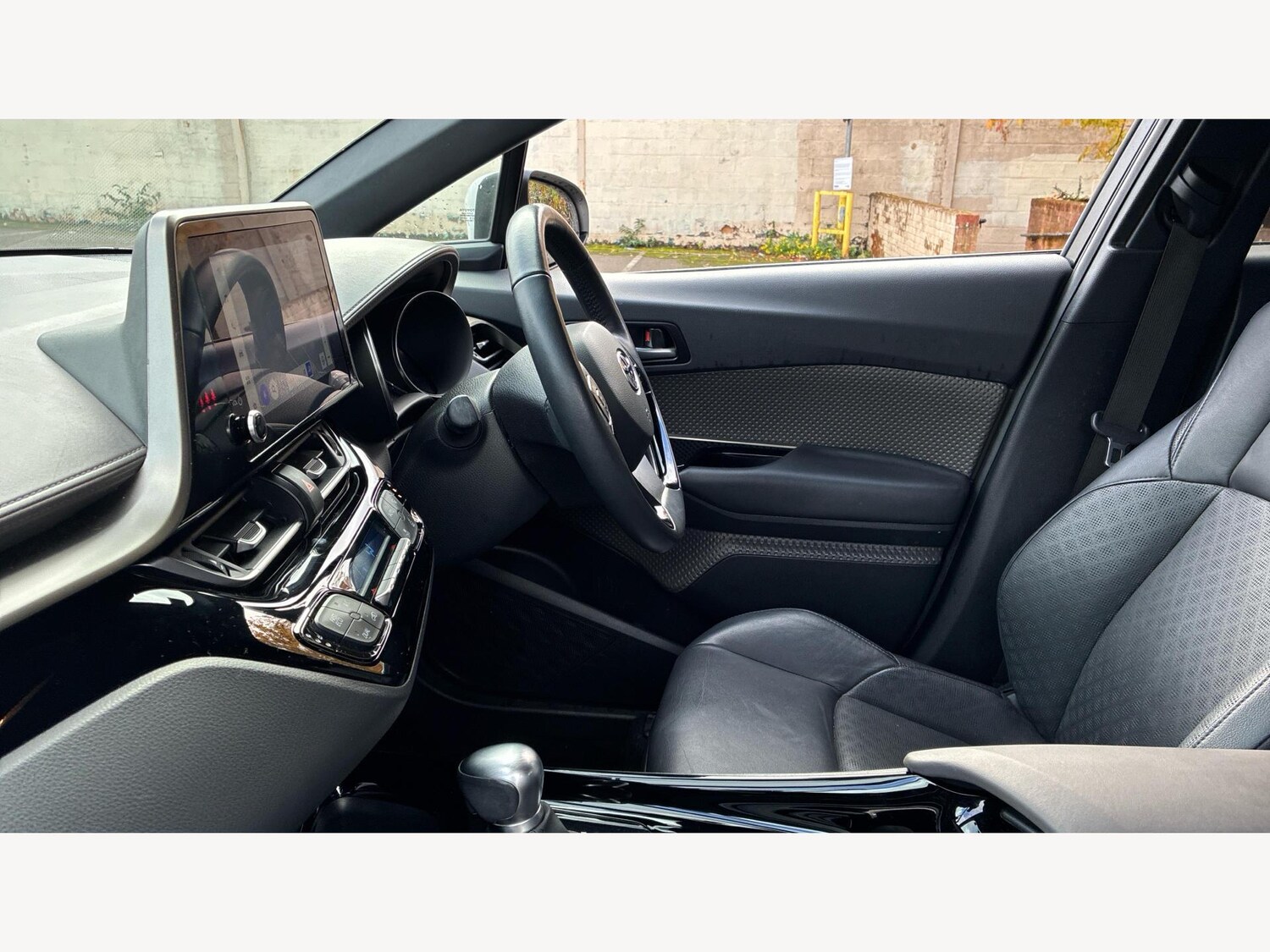 Used Toyota C-HR 2023 for sale - 77396406: Photo 12