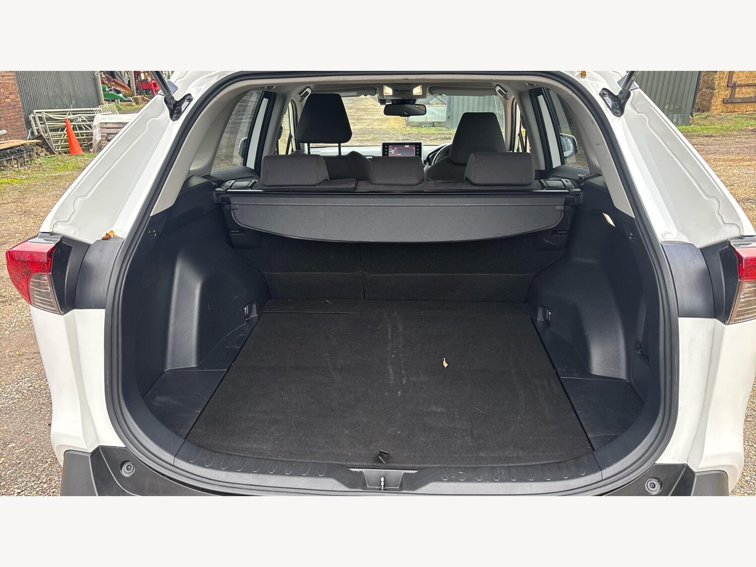 Used Toyota RAV4 2022 for sale - 76965068: Photo 16