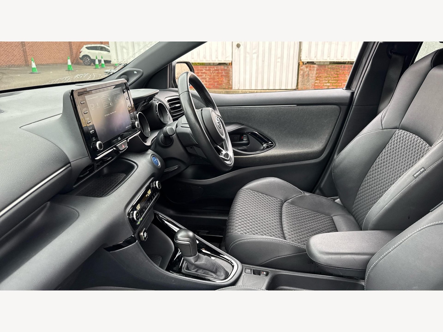 Used Toyota Yaris 2021 for sale - 76472595: Photo 12