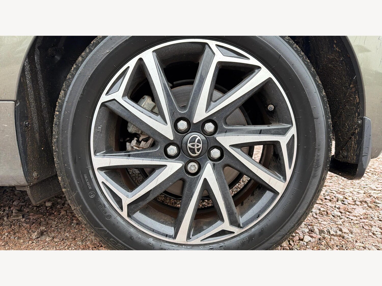 Used Toyota Yaris 2022 for sale - 77411881: Photo 21