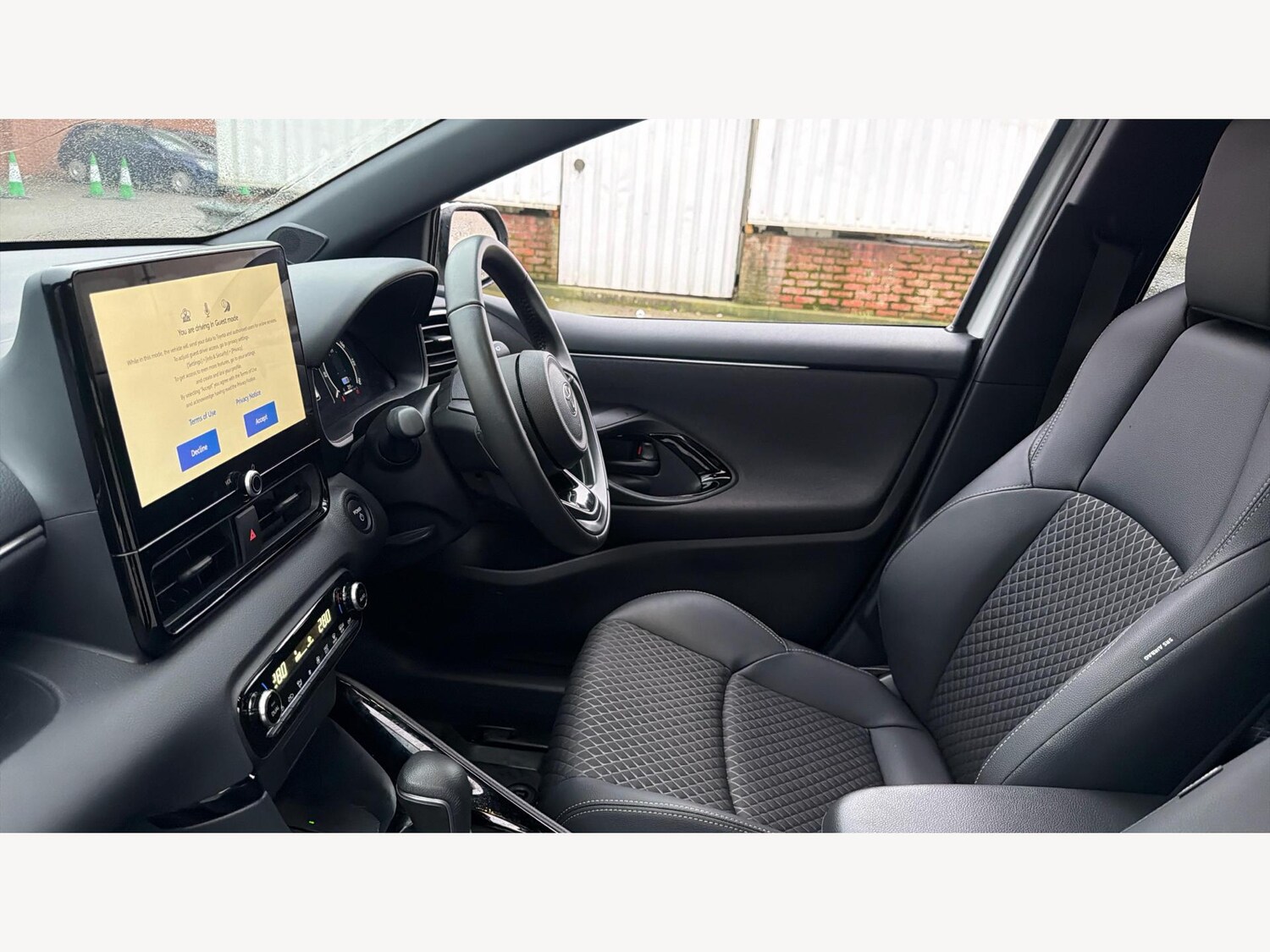 Used Toyota Yaris 2025 for sale - 77599134: Photo 13