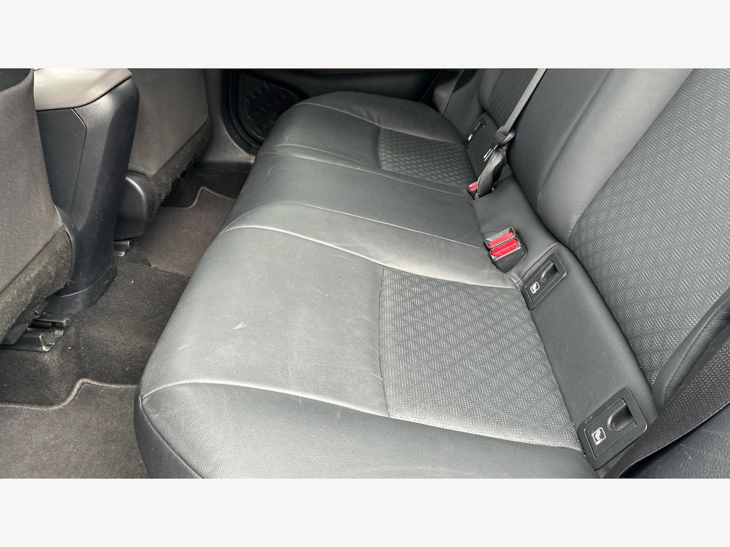 Used Toyota C-HR 2023 for sale - 76397905: Photo 15