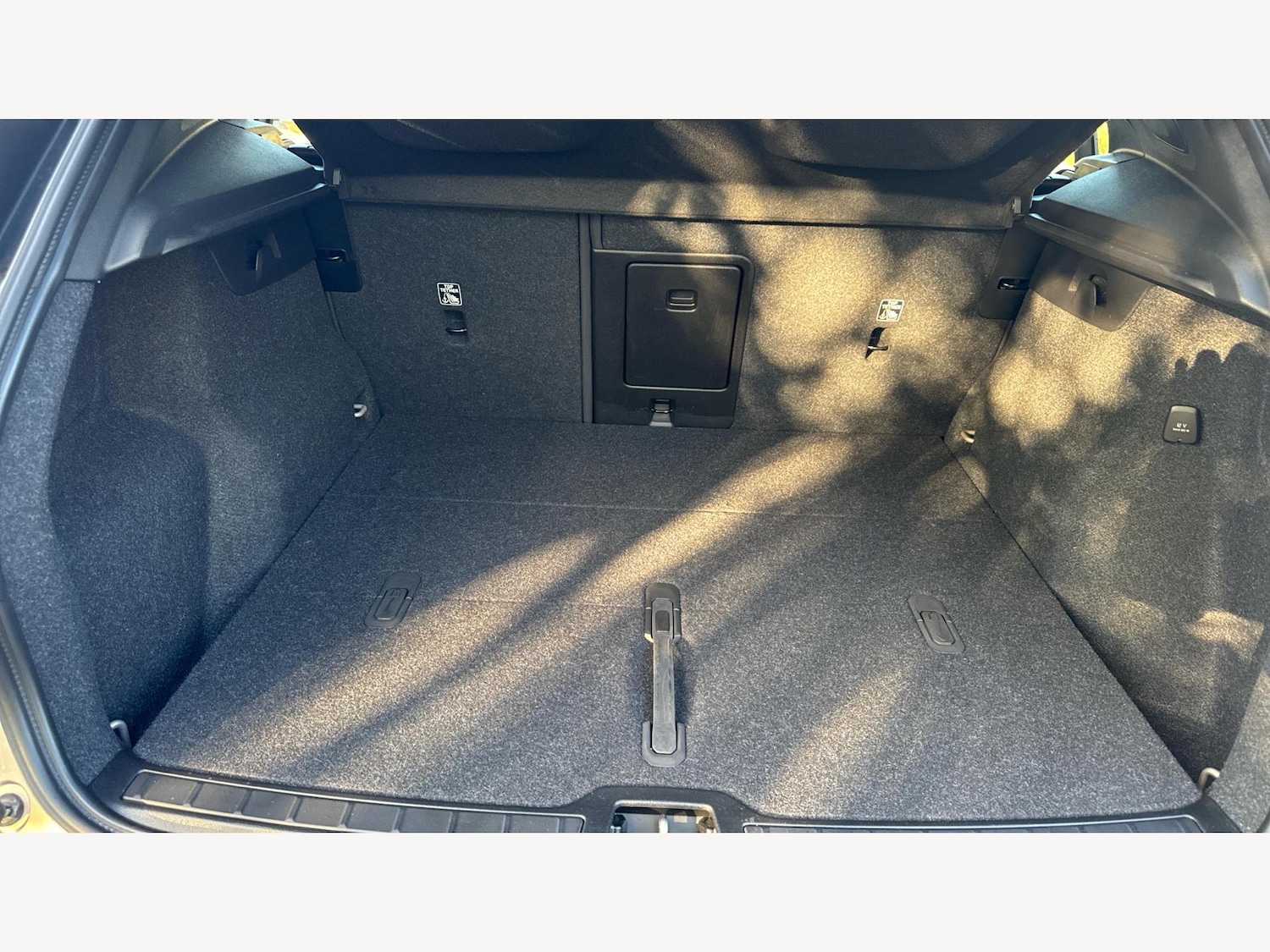 Used Volvo XC40 2023 for sale - 76109771: Photo 16