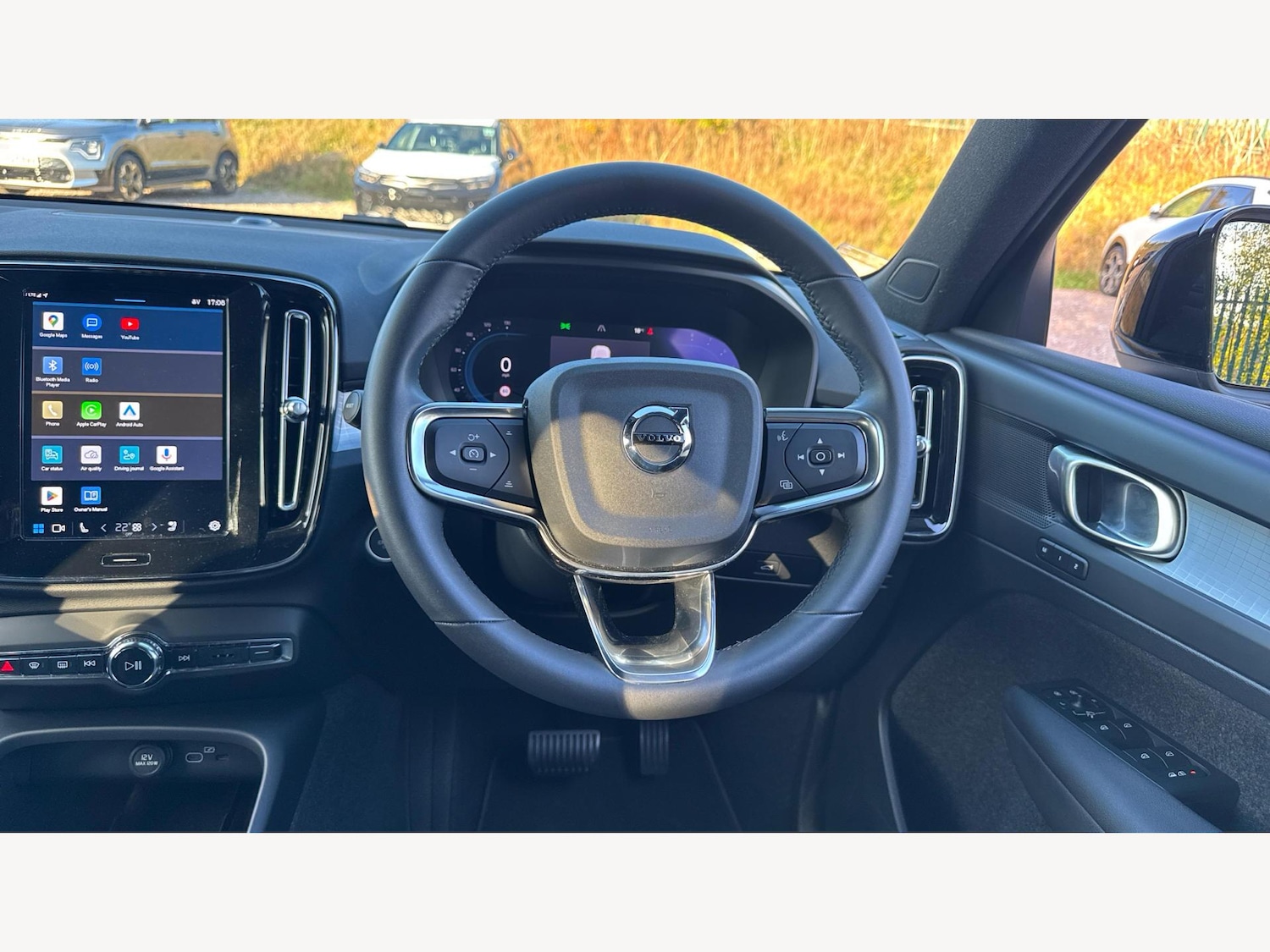 Used Volvo XC40 2023 for sale - 76109771: Photo 8