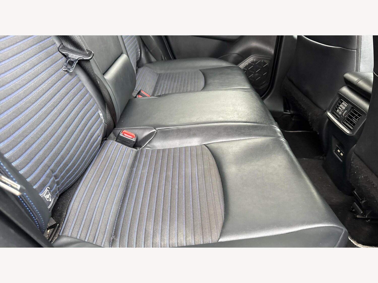 Used Toyota RAV4 2021 for sale - 76527865: Photo 14