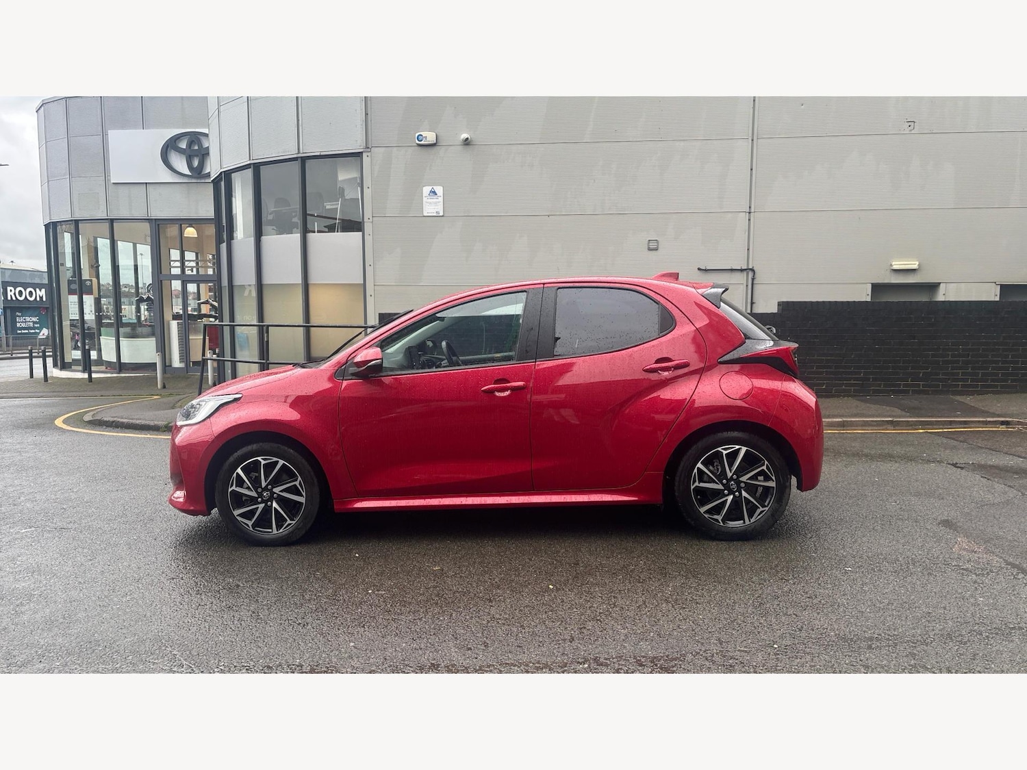 Used Toyota Yaris 2022 for sale - 77564836: Photo 19