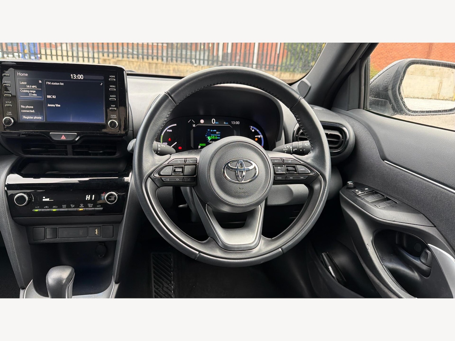 Used Toyota Yaris Cross 2022 for sale - 77132062: Photo 8