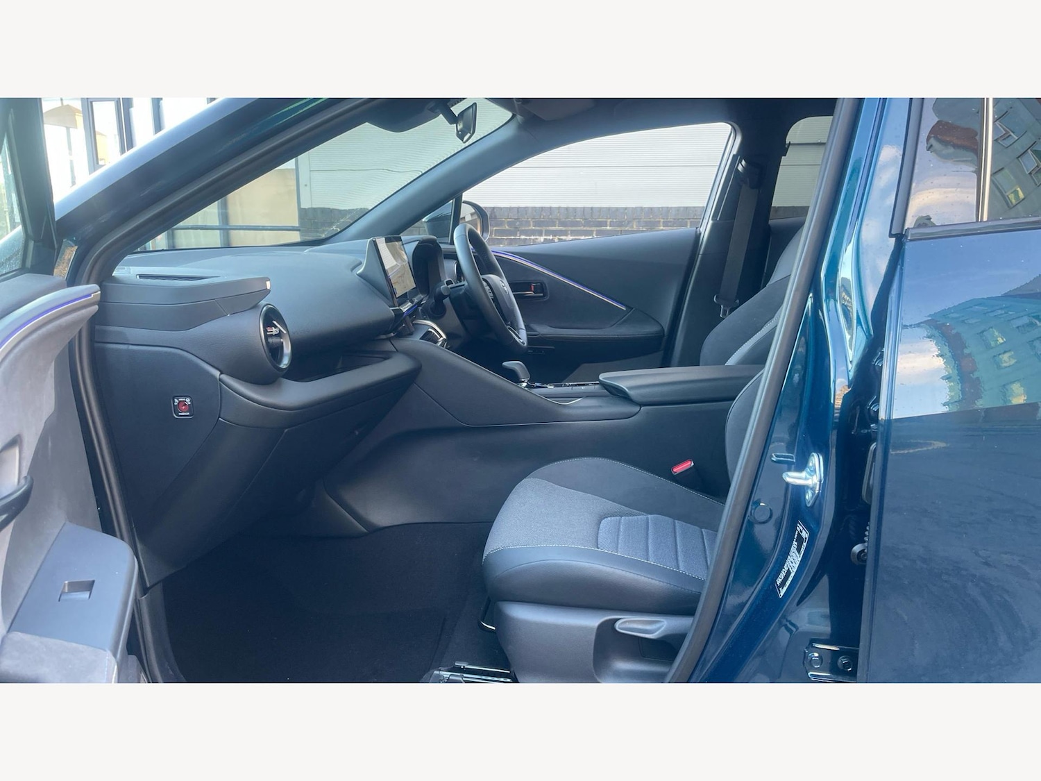 Used Toyota C-HR 2025 for sale - 76927012: Photo 12
