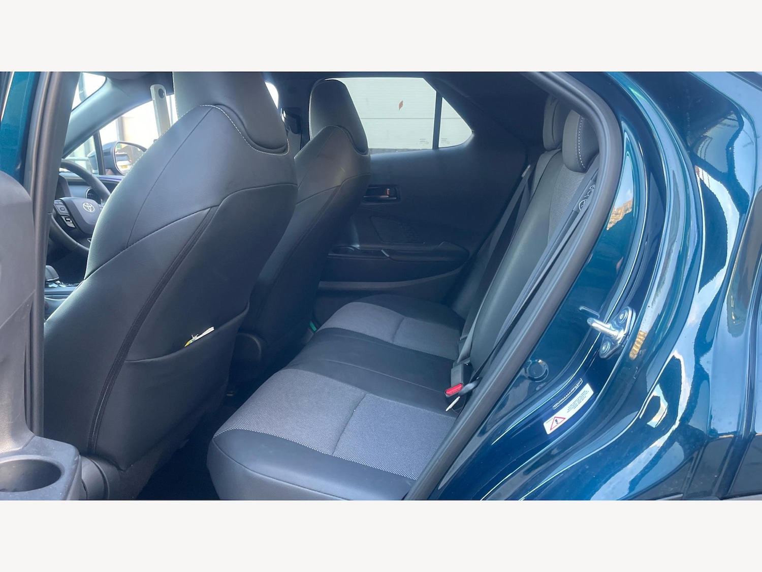 Used Toyota C-HR 2025 for sale - 76927012: Photo 15