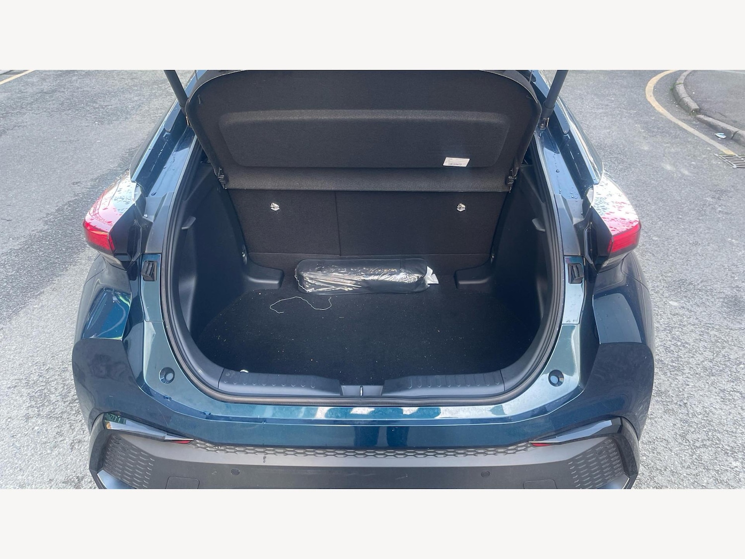 Used Toyota C-HR 2025 for sale - 76927012: Photo 16