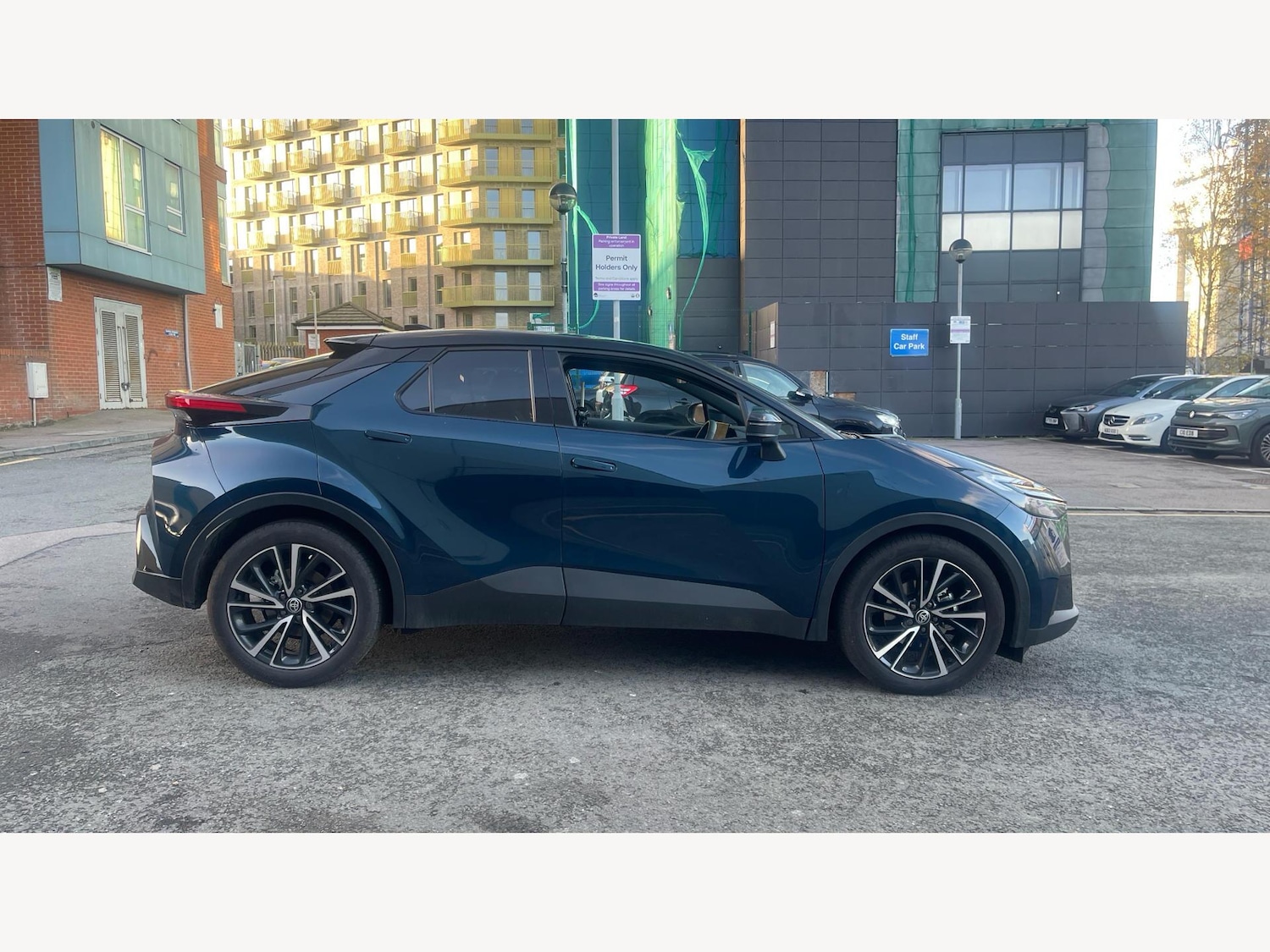 Used Toyota C-HR 2025 for sale - 76927012: Photo 18