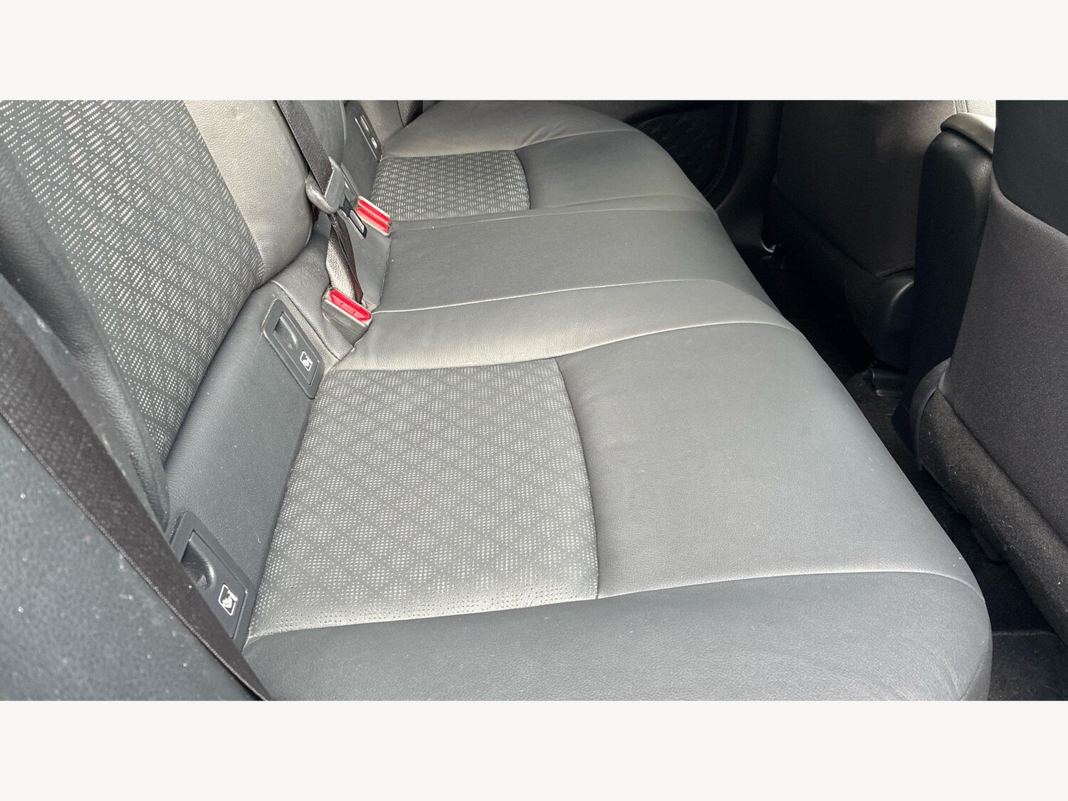 Used Toyota C-HR 2023 for sale - 76326461: Photo 14