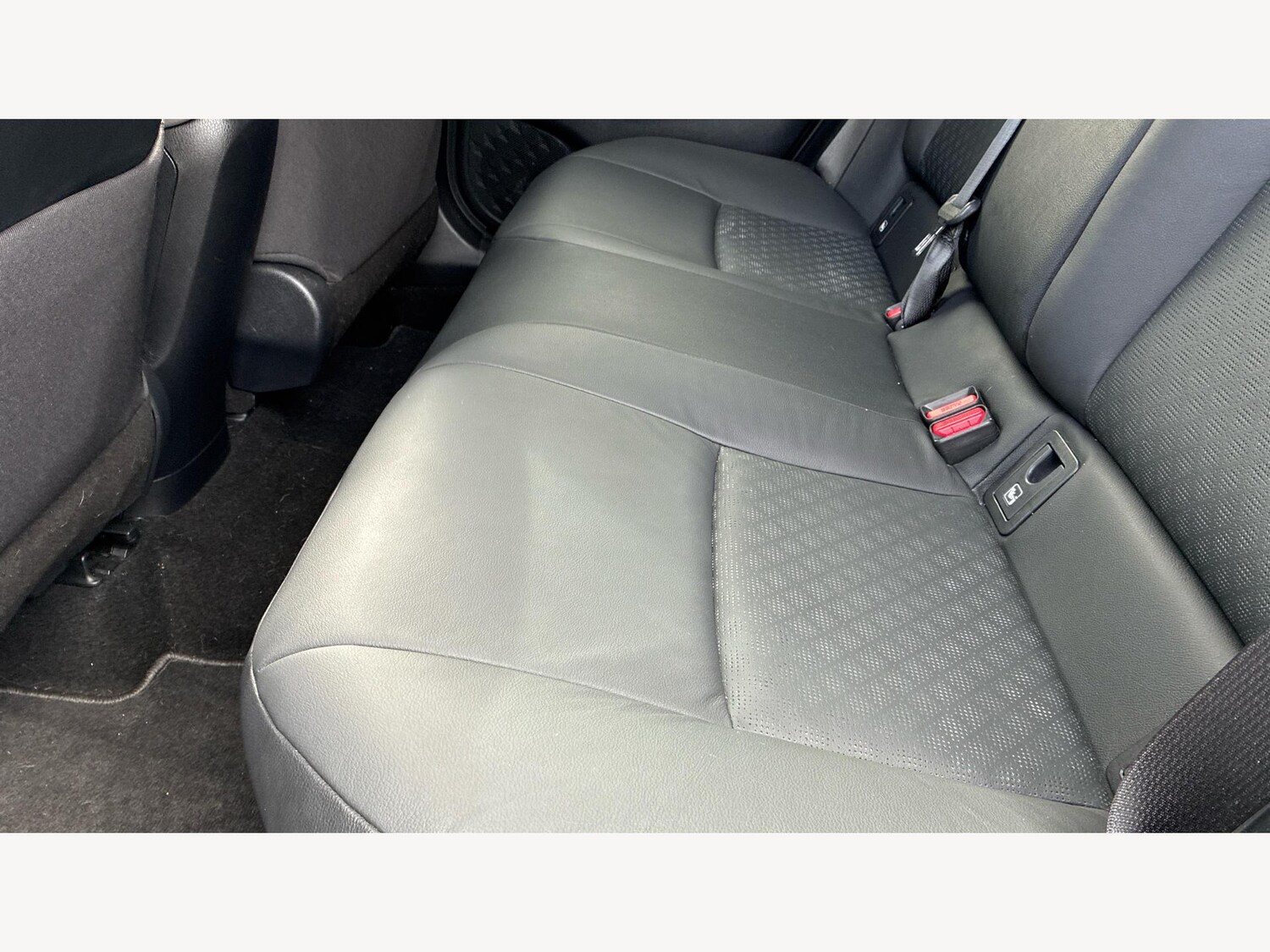 Used Toyota C-HR 2023 for sale - 76326461: Photo 15